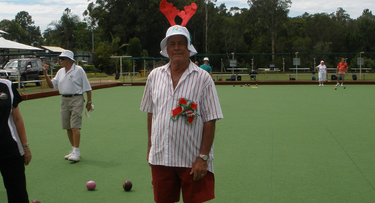 Henk Faber, entering into the Christmas festivities at Sunday Bowls