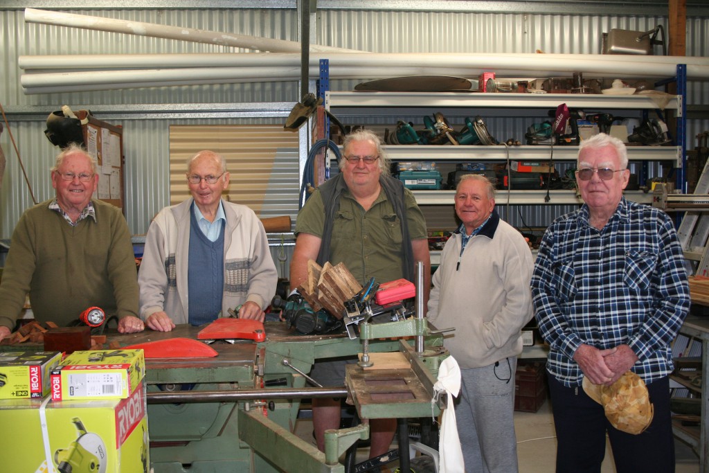 The Bulahdelah Men’s Shed consists of John Renfrew, Max Burrows, Neville Wing, Peter Millen and visiting Brian Durrant from Hunter Zone.