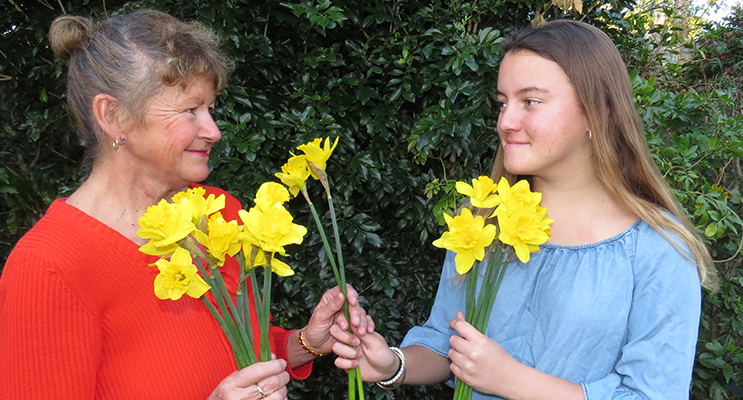 DAFFODIL DAY: Cancer survivor Debbie Smart and her daughter Kaitlyn.