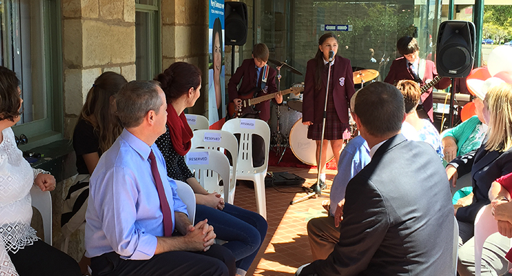 Bill Shorten and attendees watching the performance by St.Paul’s primary school students