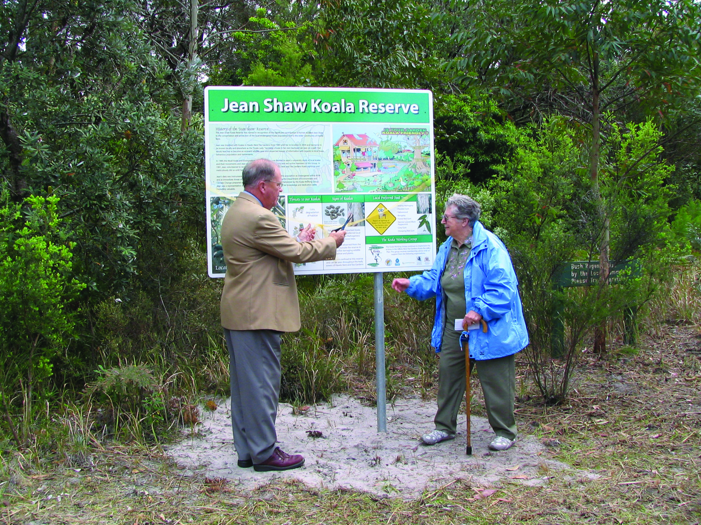 : Former GLC Mayor John Chadban and Jean Shaw at the Koala Reserve Dedication in 2007.