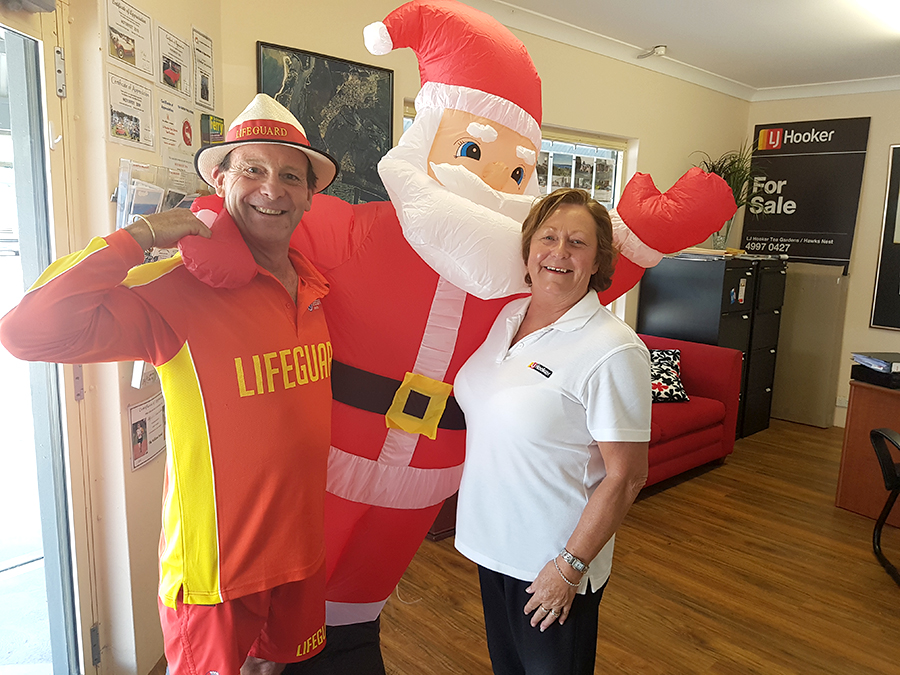 LJ HOOKER: Local accountant Paul James and Lyn Cookson.