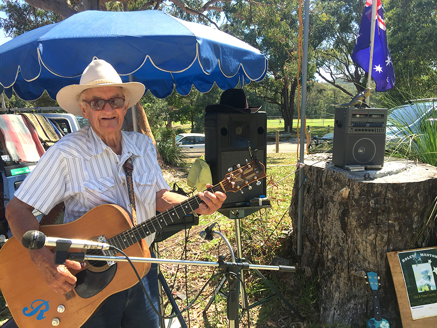 Roley Manton entertaining the crowd at Nelson Bay Markets on Sunday. Photo by Jewell Drury
