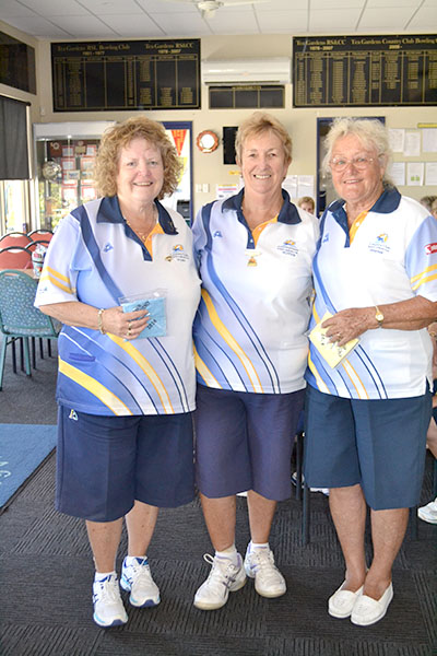 Winner of Open Consistency Competition Vicki Rankin, Club President Robyn Webster and Runner-up Maynie Roberts.