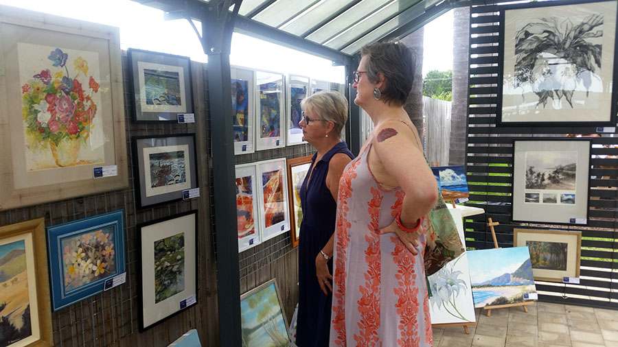 Galleries in the Gardens visitors Fiona King and Liz Cullen.