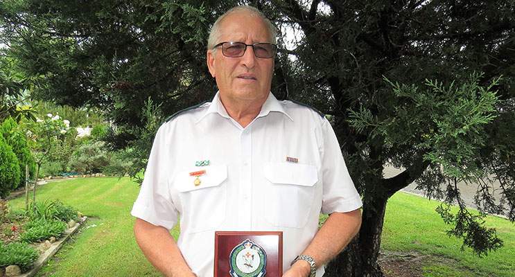 Peter Mostyn awarded the Manning Great Lakes LAC Commander’s Plaque of Appreciation