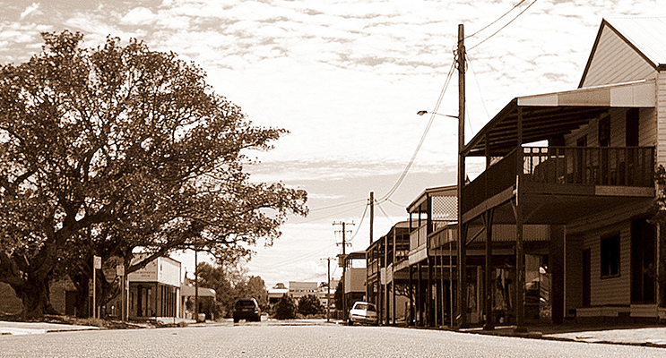 Raymond Terrace - pic of King St by Nina Horvath