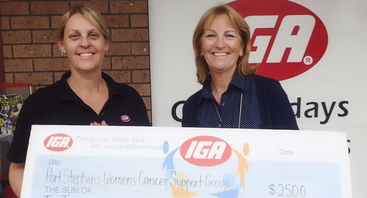 Michelle Dand, Manager IGA Nelson Bay presenting Rhondda Shaw, Secretary, PSWSG Inc with the cheque for $2500.  Photo supplied