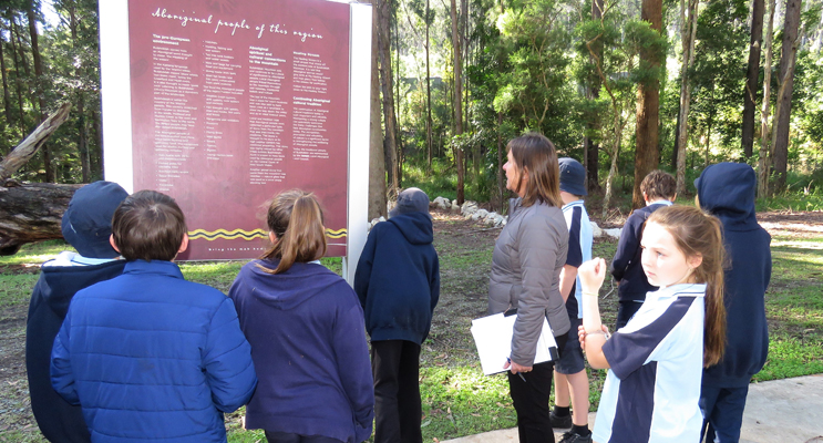 MidCoast Council Recreation Coordinator, Kerrie Simmons, leads students on a tour of the Mountain Park. 