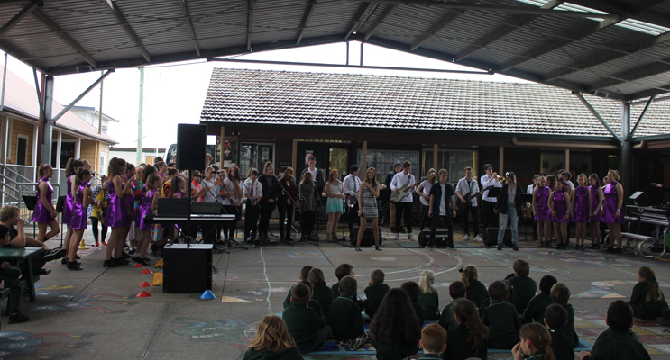 KARUAH PUBLIC SCHOOL: Muswellbrook High Performing Arts Troupe.