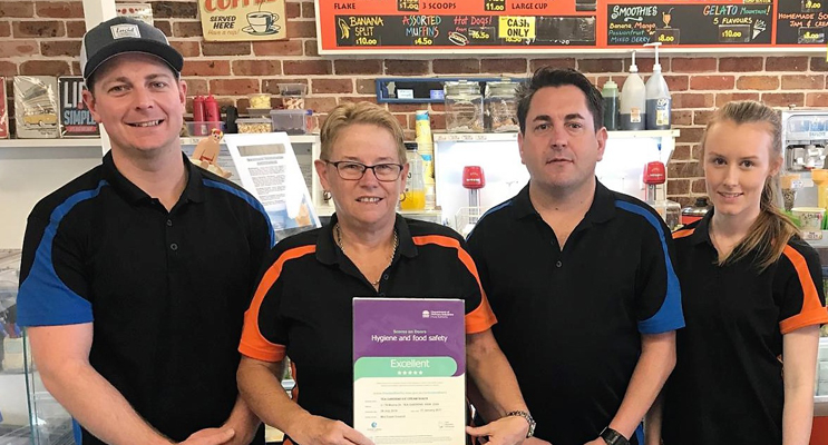 Tea Gardens Ice Cream Shack: Drew, Glenda, Les and Emily proudly display their five-star rating.  