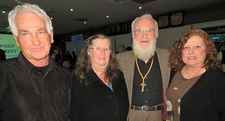 Russell Guthrie, Maureen and Frank Horwill and Robyn Guthrie enjoyed the night.