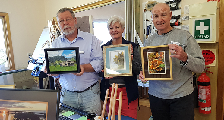 FRAMING GROUP: Paul Mulvaney, Roz and Jeff Chapman.