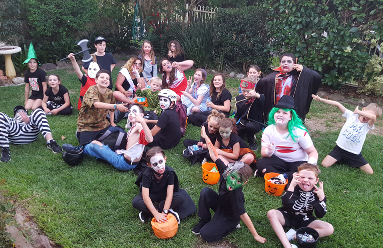 A happy group of Medowie children visiting homes.