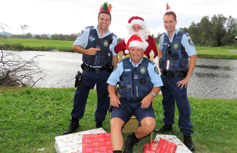 Sn Constables Ash Ray, Trevor McLeod and Dave Feeney wish everyone a safe and enjoyable Christmas. 
