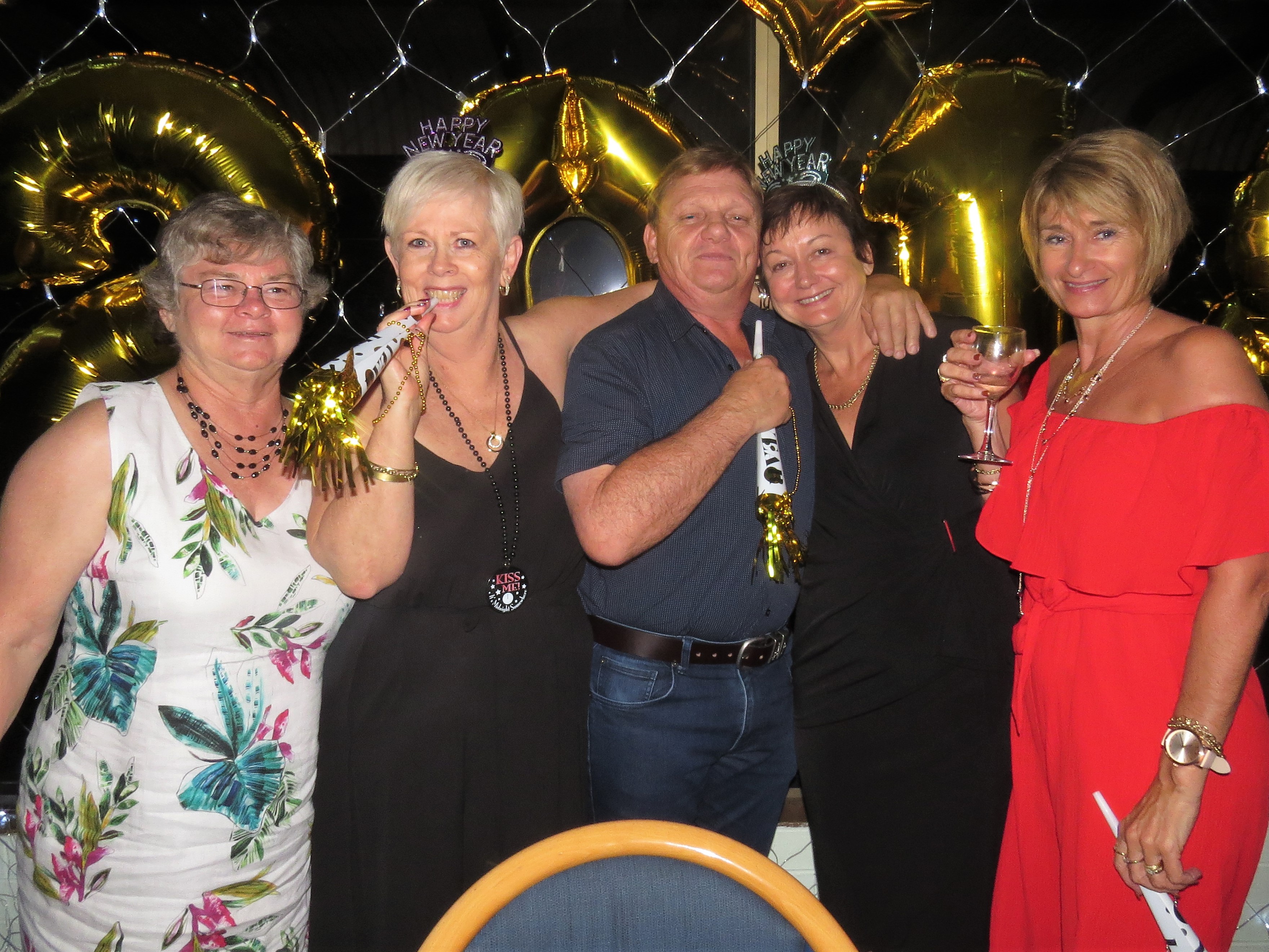Maxine Gooch, Karen Barry, Alan Robards, Julie Pryer and Lexie Gregory celebrate in style. 