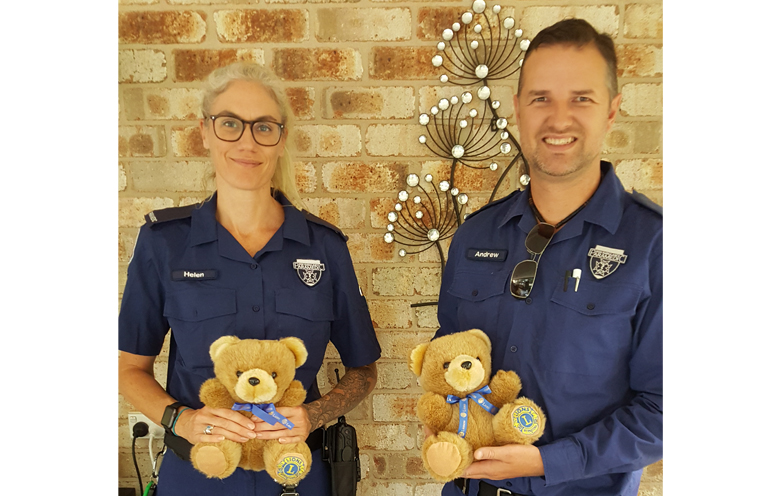 Peninsula Ambulance officers Helen and Andrew were grateful to receive the bears on behalf of the Ambulance service. 