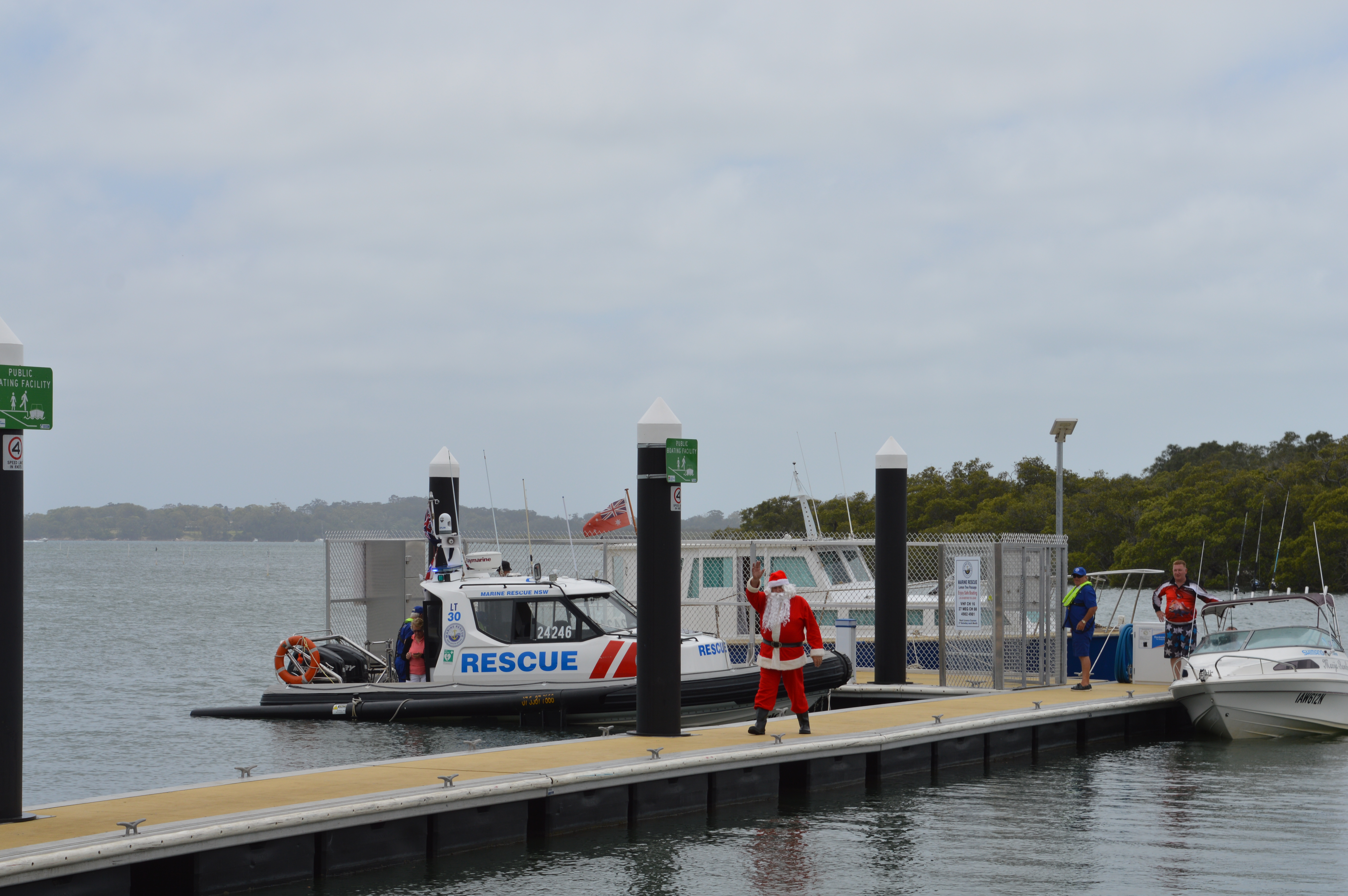 Santa made a special arrival on the Marine Rescue NSW boat.