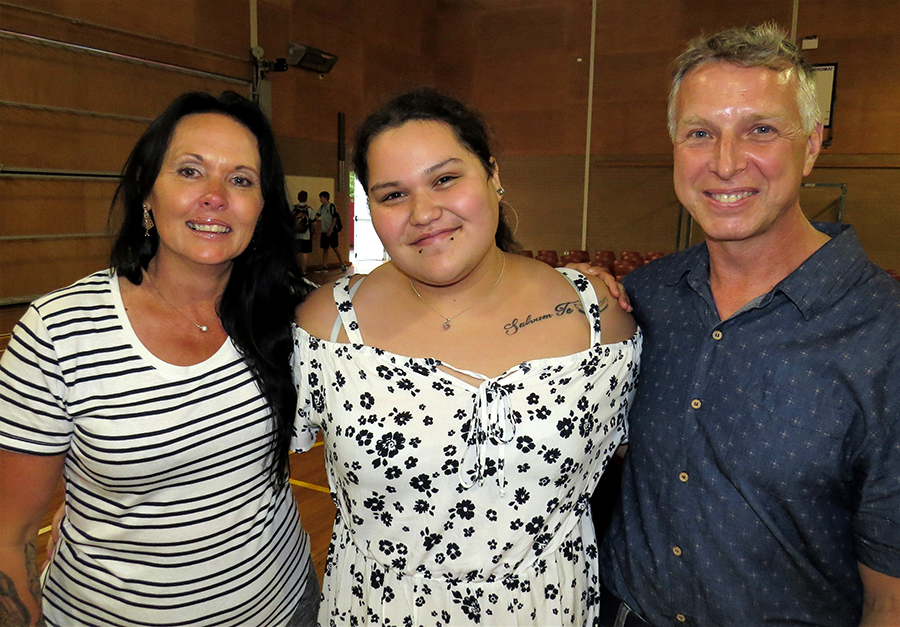 Ken and Kim Smith catch up with Tia Nganwoo from Karuah, last year's recipient of the Matt Smith Award. 